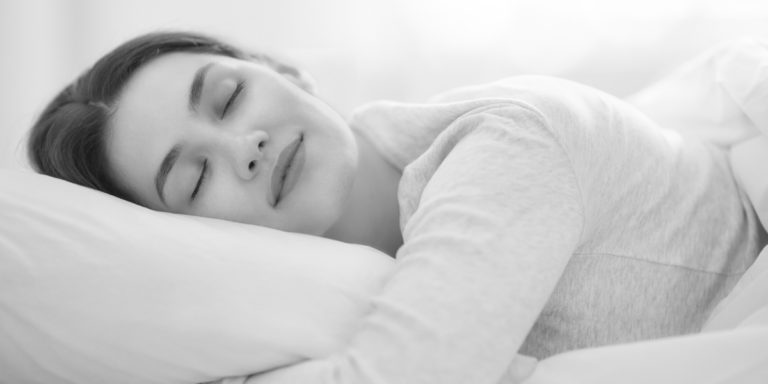 Leia mais sobre o artigo O que são as sleep lines e como preveni-las?